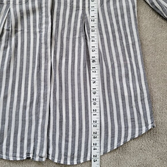 Lord & Taylor Women's Striped button-down Shirt Size US SP - Picture 8 of 8